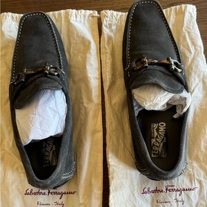 Salvatore Ferragamo grey suede Parigi drivers. Size 9.